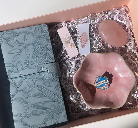 Pages & Florals Gift Box